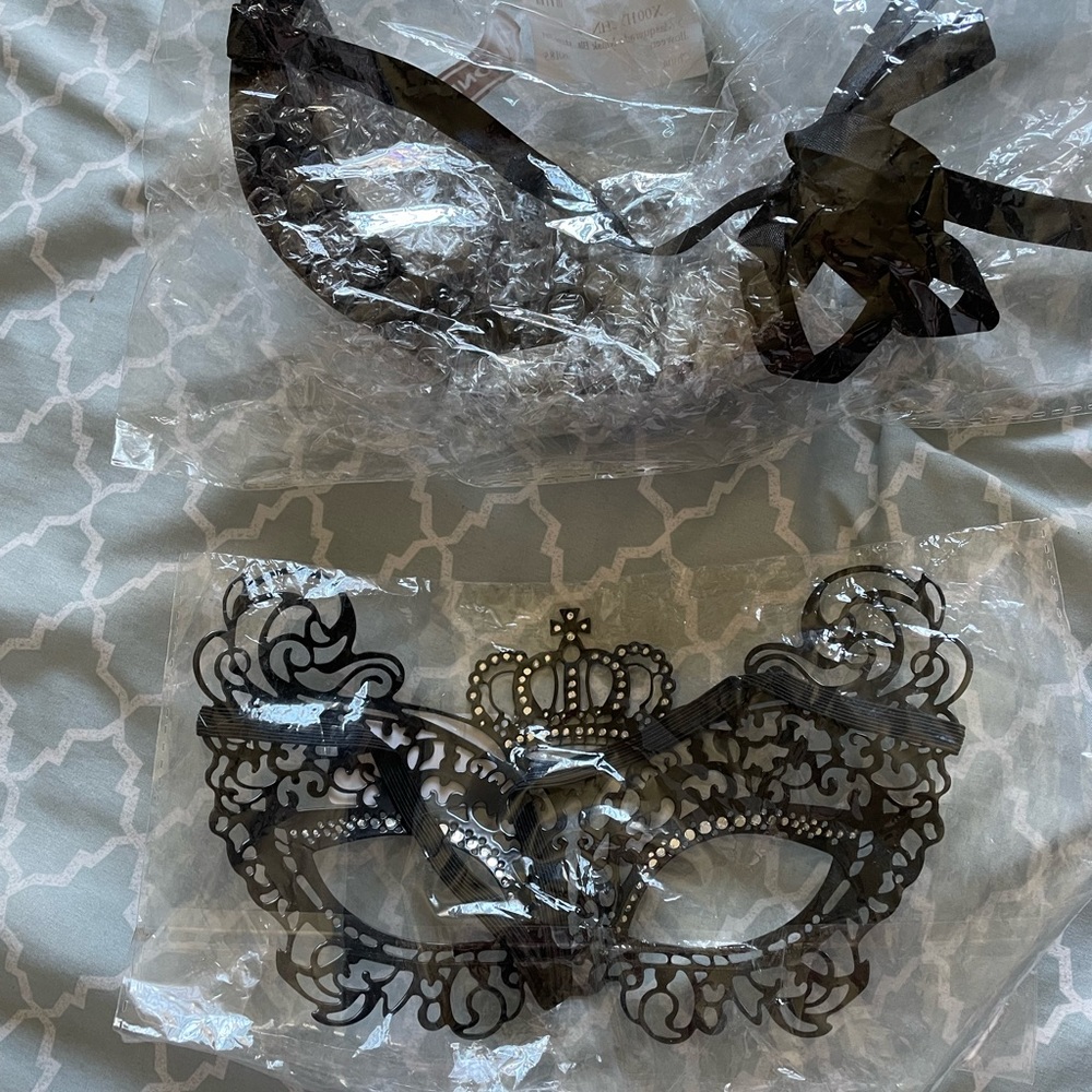 Masquerade Masks - Picture 7 of 7